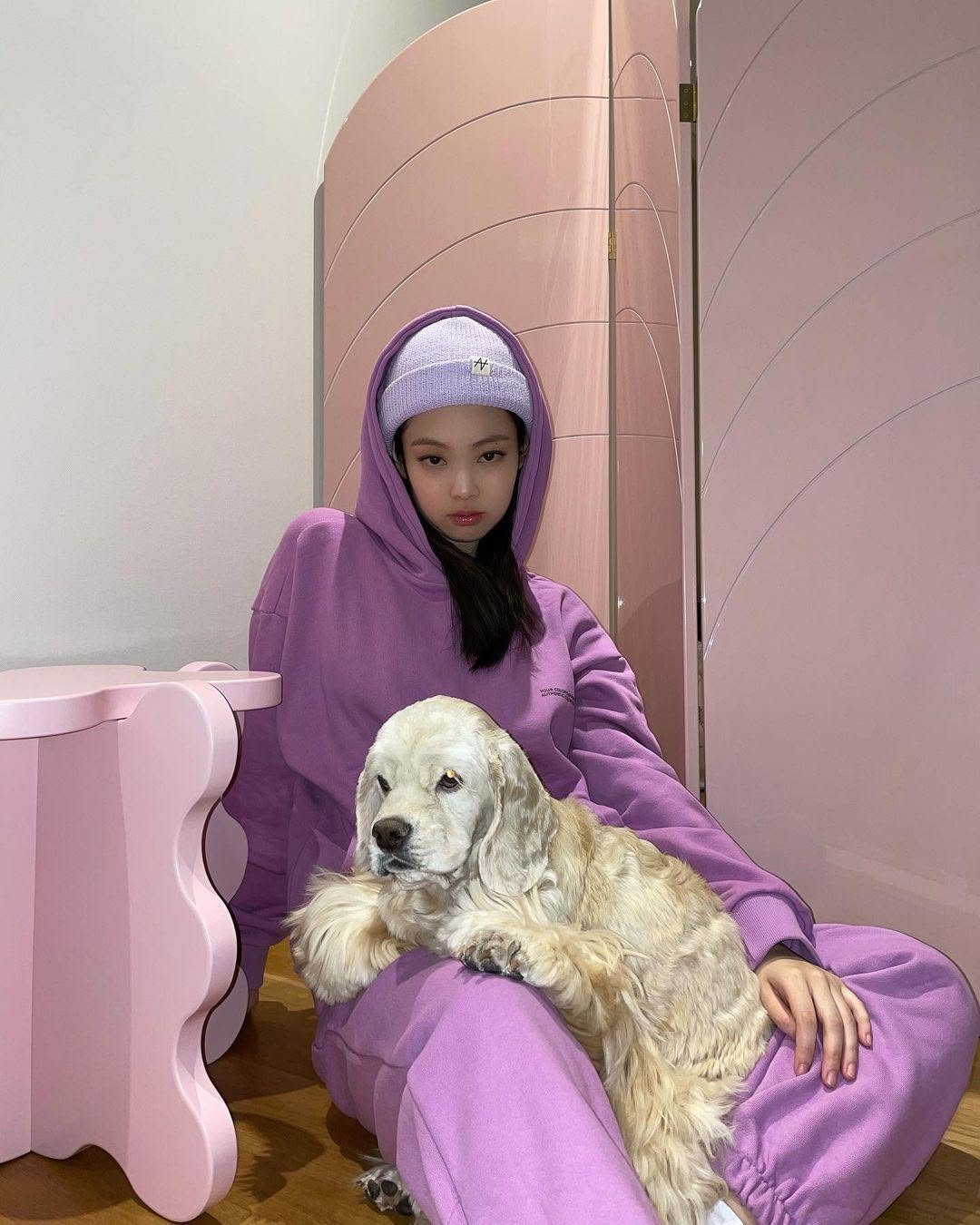 Bên trong căn nhà của Jennie (BLACKPINK): Nội thất xa xỉ, riêng chiếc giường đã 3 tỷ đồng - Ảnh 10.