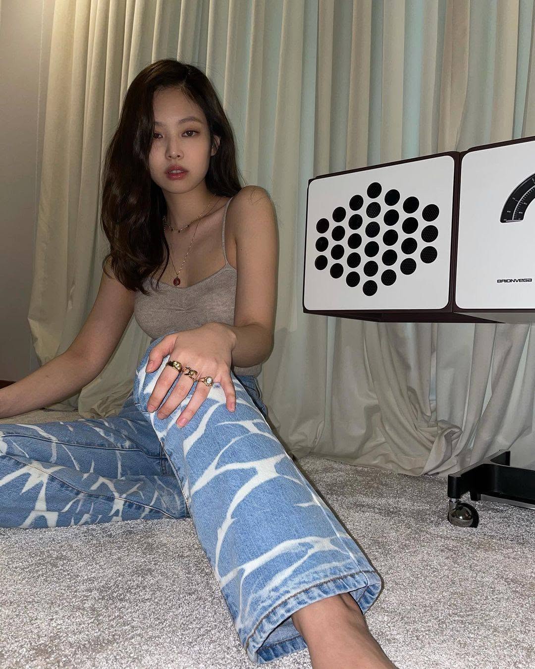 Bên trong căn nhà của Jennie (BLACKPINK): Nội thất xa xỉ, riêng chiếc giường đã 3 tỷ đồng - Ảnh 11.