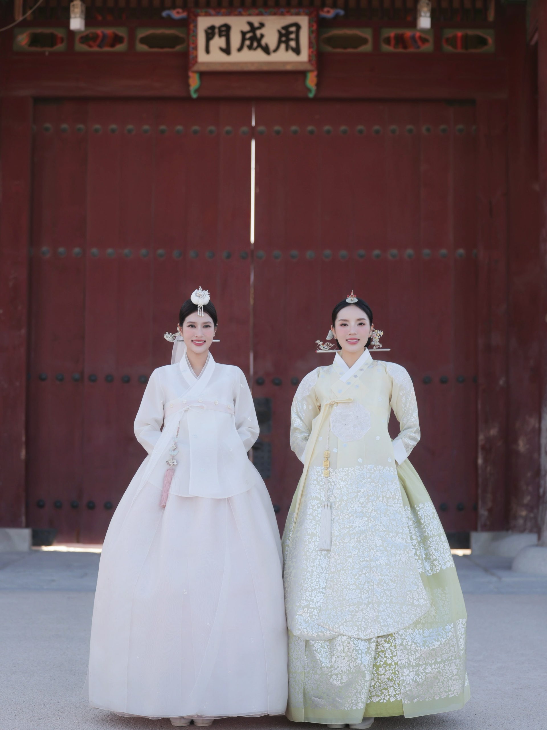 Kỳ Duy&ecirc;n v&agrave; Thi&ecirc;n &Acirc;n c&ugrave;ng chụp ảnh cưới l&atilde;ng mạn tại H&agrave;n Quốc 2026 - Ảnh 1.