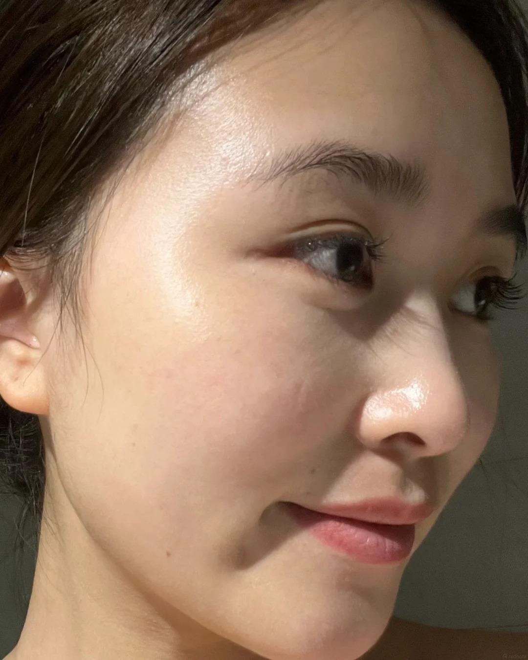 Vì sao không nên dưỡng da 10 bước như phụ nữ Hàn? - Ảnh 4.