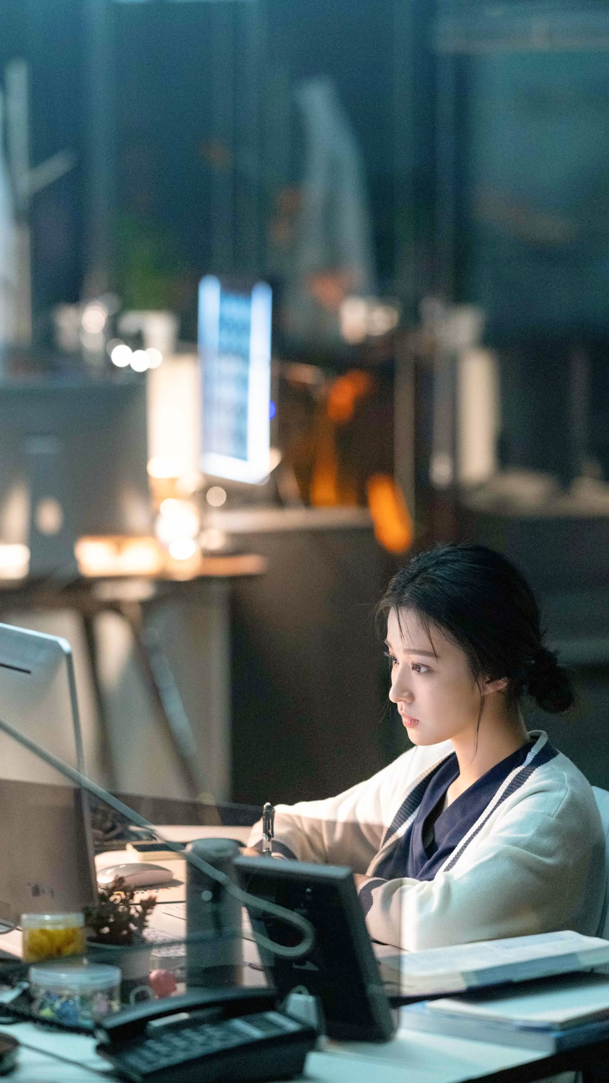 Đi l&agrave;m đừng bao giờ than v&atilde;n 5 điều n&agrave;y trước mặt đồng nghiệp, nếu kh&ocirc;ng muốn l&uacute;c kh&oacute; lại chẳng ai muốn gi&uacute;p - Ảnh 1.