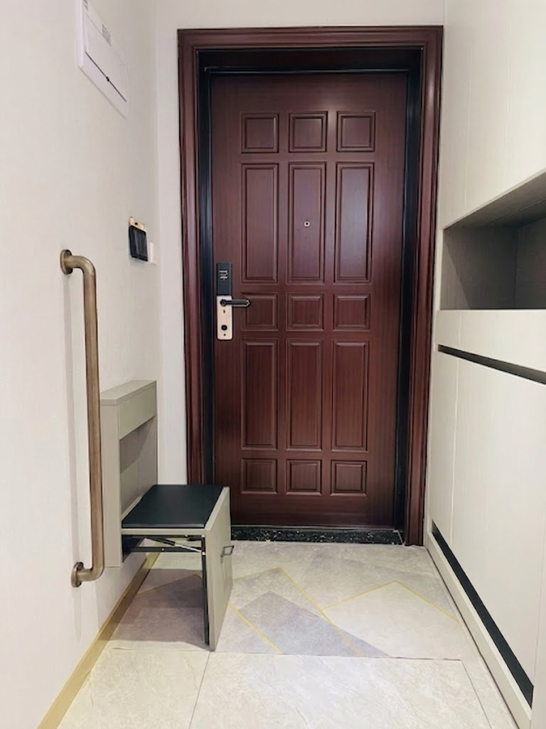Sau khi bố mẹ gi&agrave; chuyển đến ở c&ugrave;ng, t&ocirc;i mới ph&aacute;t hiện 6 chỗ trong nh&agrave; tưởng tiện nhưng lại rất bất tiện với người lớn tuổi - Ảnh 1.