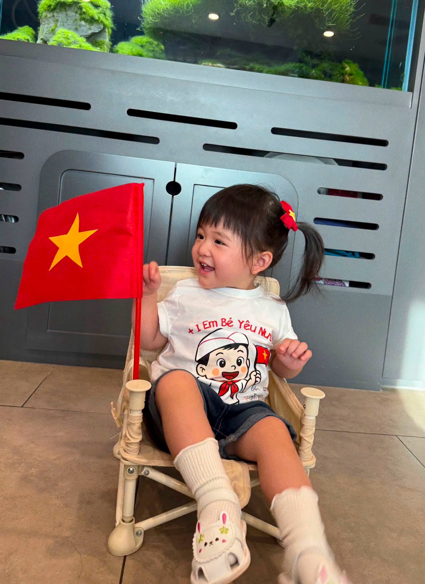 Con g&aacute;i Puka giống ba như đ&uacute;c, dứt kho&aacute;t về phe ba khiến mẹ chỉ biết ngậm ng&ugrave;i - Ảnh 5.