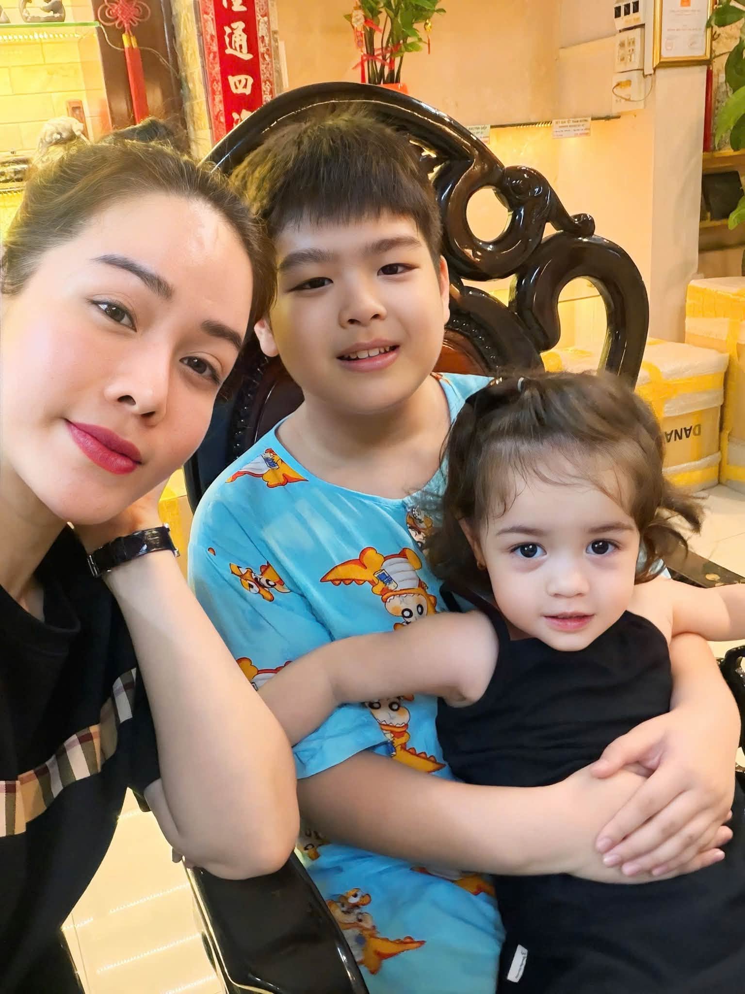 Con trai Nhật Kim Anh cao lớn lại điển trai, gây sốt với khoảnh khắc chụp ảnh cùng Đình Bắc - Ảnh 8.