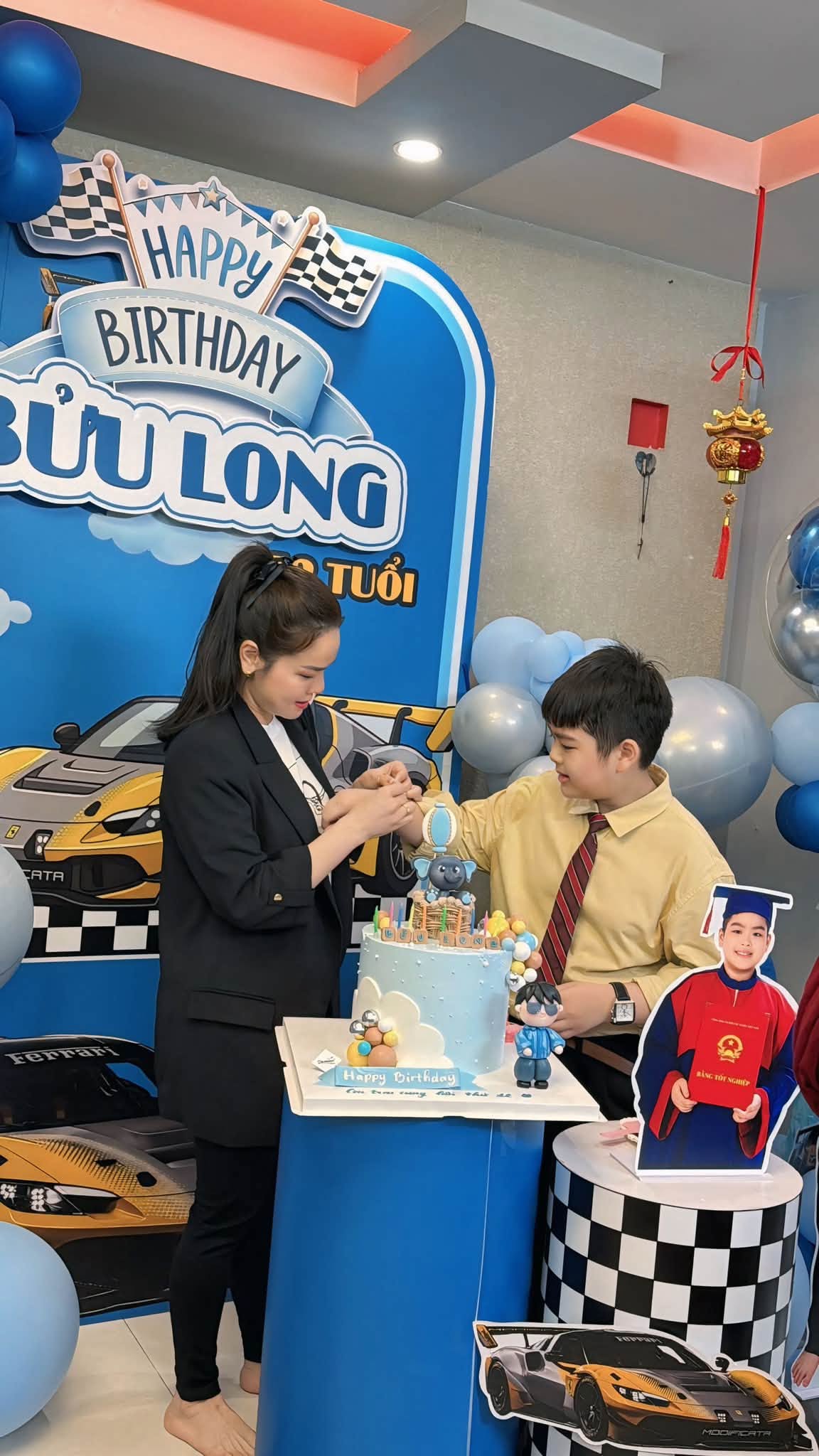 Con trai Nhật Kim Anh cao lớn lại điển trai, gây sốt với khoảnh khắc chụp ảnh cùng Đình Bắc - Ảnh 5.