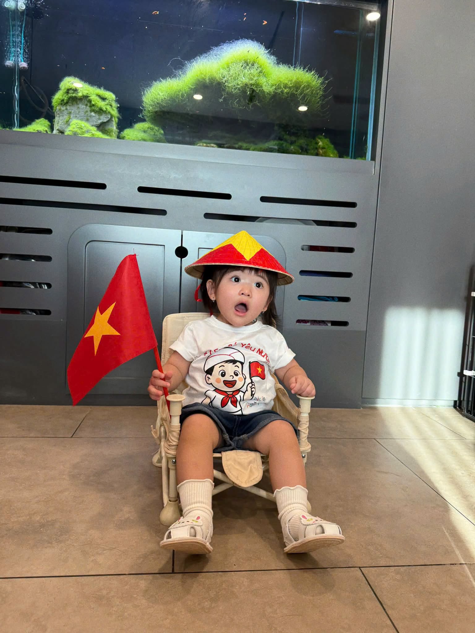 Con g&aacute;i Puka giống ba như đ&uacute;c, dứt kho&aacute;t về phe ba khiến mẹ chỉ biết ngậm ng&ugrave;i - Ảnh 6.