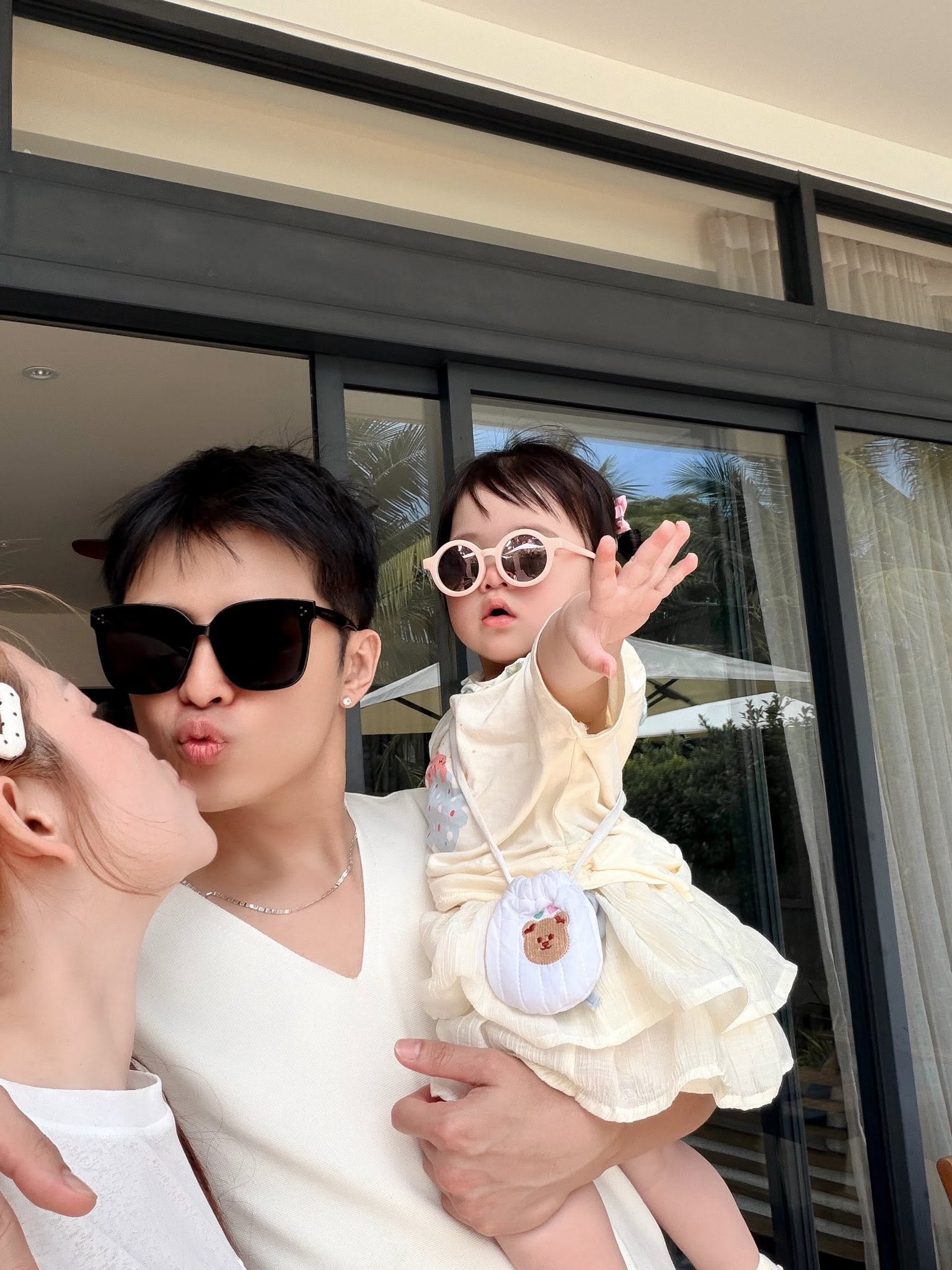 Con g&aacute;i Puka giống ba như đ&uacute;c, dứt kho&aacute;t về phe ba khiến mẹ chỉ biết ngậm ng&ugrave;i - Ảnh 7.