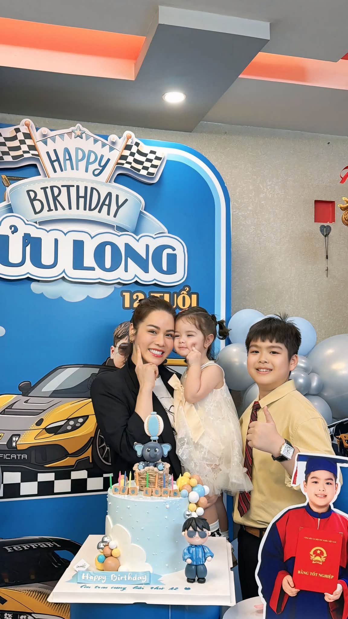 Con trai Nhật Kim Anh cao lớn lại điển trai, gây sốt với khoảnh khắc chụp ảnh cùng Đình Bắc - Ảnh 3.