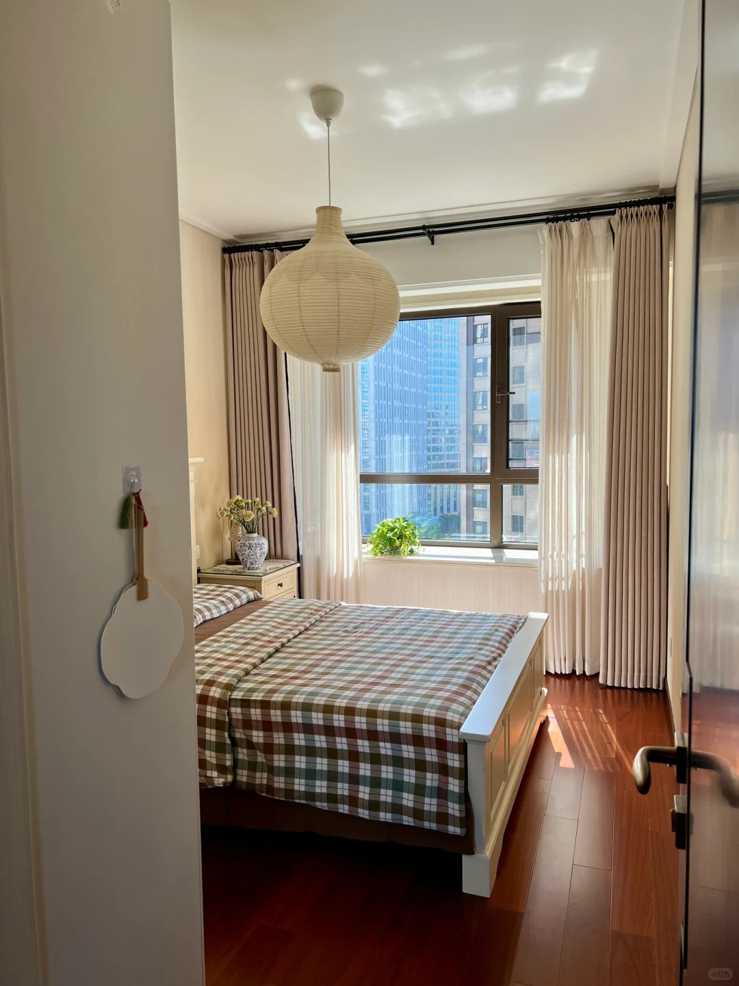 Nhà 140m² có cả người già lẫn trẻ nhỏ vẫn sạch suốt 7 năm: Người phụ nữ 42 tuổi chỉ ra 4 thói quen quan trọng hơn mua tủ - Ảnh 6.