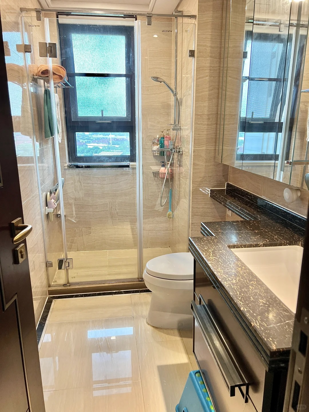 Nhà 140m² có cả người già lẫn trẻ nhỏ vẫn sạch suốt 7 năm: Người phụ nữ 42 tuổi chỉ ra 4 thói quen quan trọng hơn mua tủ - Ảnh 9.
