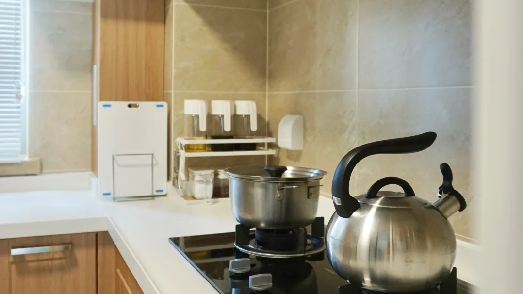 Sau khi bố mẹ gi&agrave; chuyển đến ở c&ugrave;ng, t&ocirc;i mới ph&aacute;t hiện 6 chỗ trong nh&agrave; tưởng tiện nhưng lại rất bất tiện với người lớn tuổi - Ảnh 5.