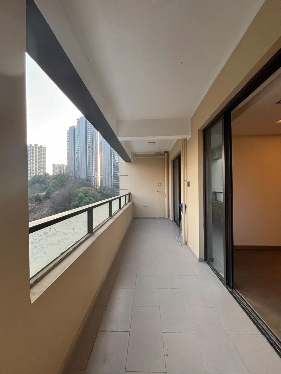 4 nguyên tắc khi mua nhà: Ưu tiên hướng Nam, căn góc, 3 phòng ngủ và tránh 4 vị trí tầng này - Ảnh 4.