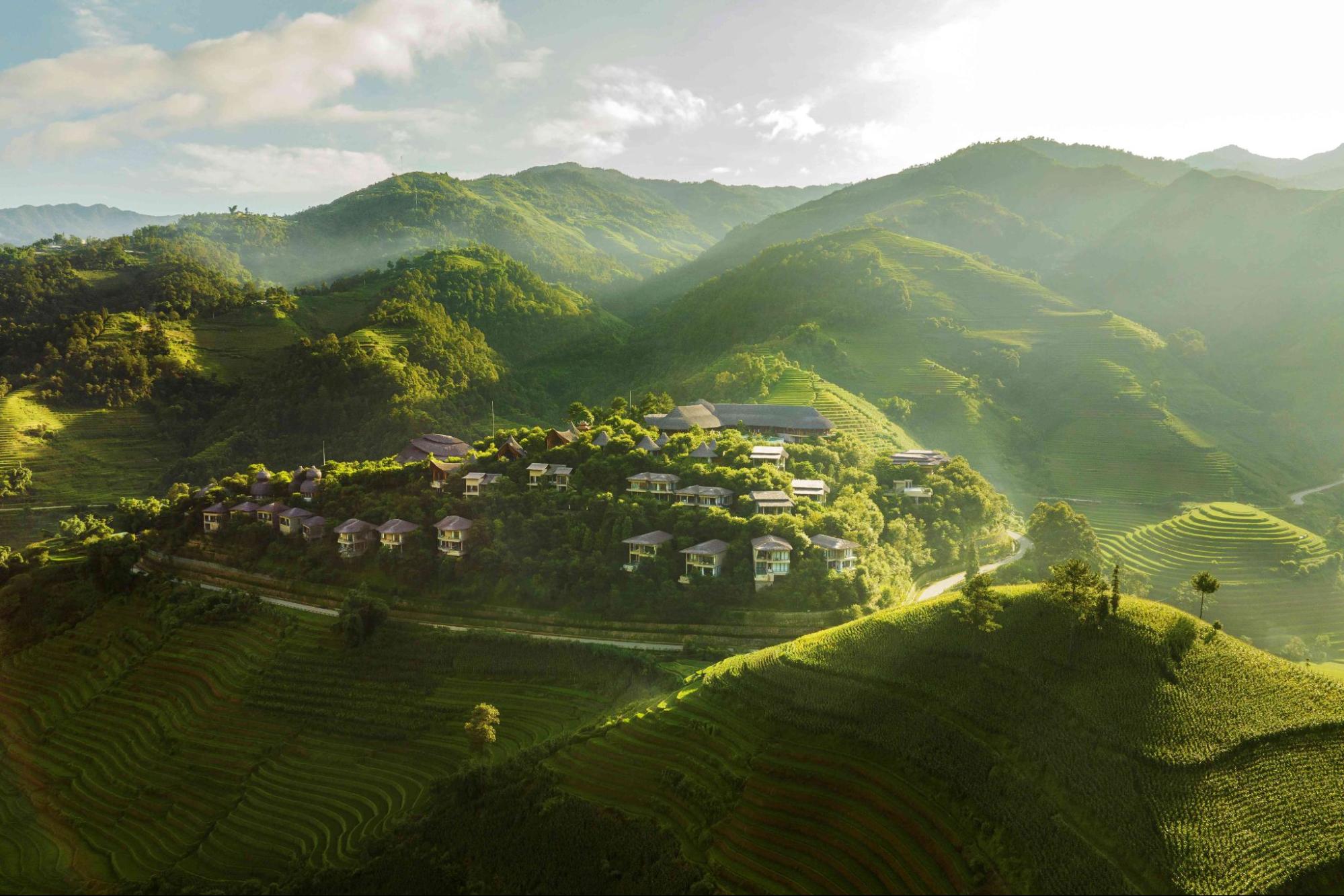 Garrya Mù Cang Chải: Khi ruộng bậc thang trở thành một phần của kỳ nghỉ dưỡng hạng sang - Ảnh 1.