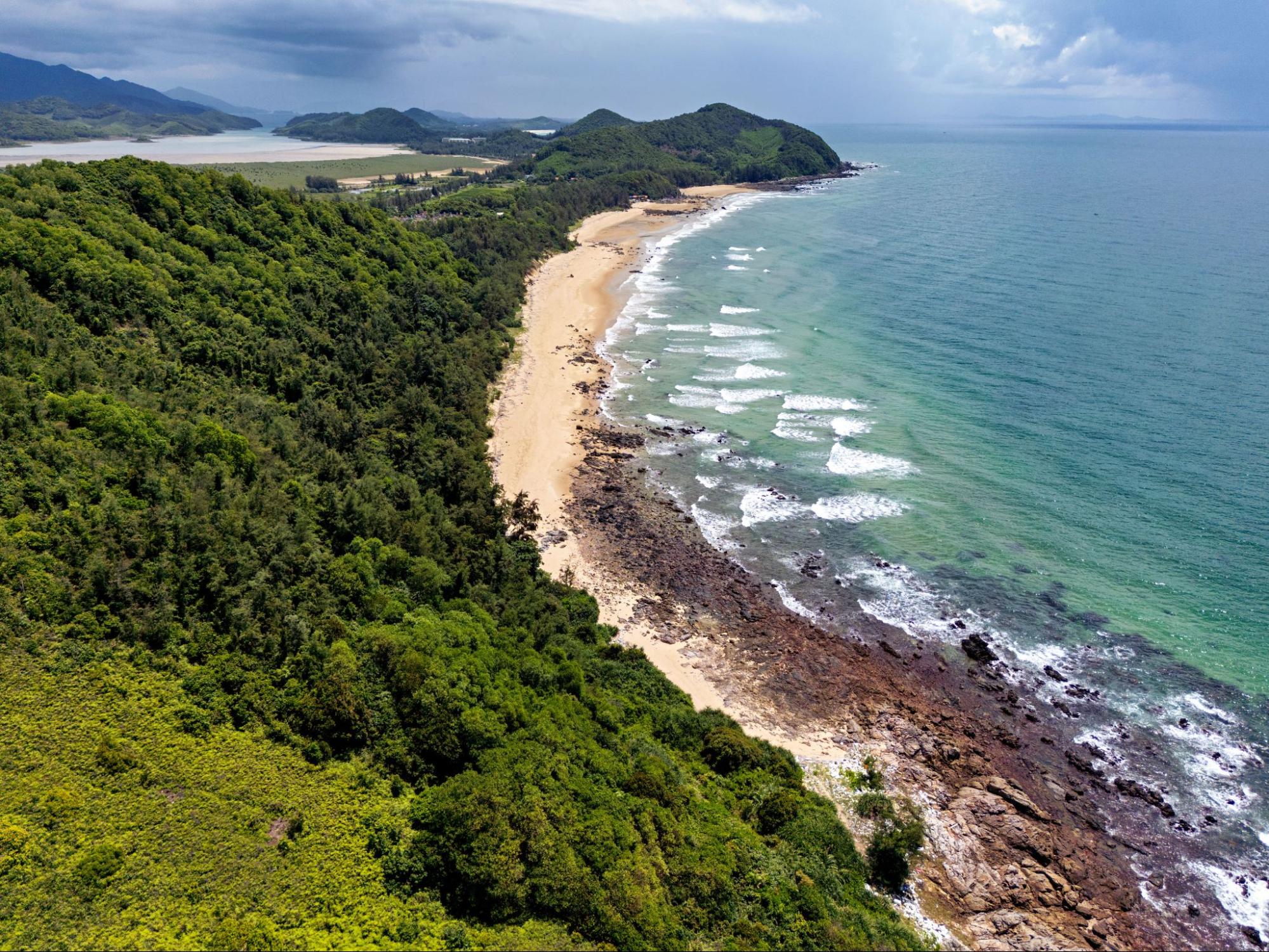 Angsena Quan Lạn: Một hòn đảo có thể đi nghỉ mà gần như không cần rời resort - Ảnh 1.