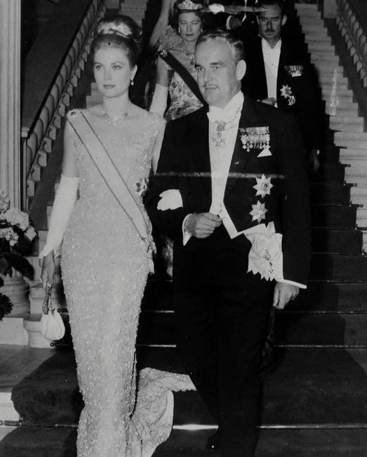Công chúa Alexandra mặc lại váy Givenchy của Grace Kelly , đẹp như ảnh cũ năm 1962 - Ảnh 7. Công chúa Alexandra mặc lại váy Givenchy của Grace Kelly , đẹp như ảnh cũ năm 1962 - Ảnh 7.