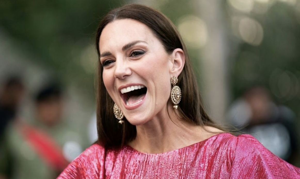 Kate Middleton c&oacute; một &ldquo;đặc quyền&rdquo; th&uacute; vị ở c&aacute;c điểm tham quan nổi tiếng m&agrave; &iacute;t ai biết - Ảnh 1.