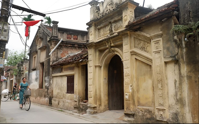 Kh&aacute;m ph&aacute; ng&ocirc;i l&agrave;ng hơn 500 năm tuổi gần H&agrave; Nội với biệt thự kiến tr&uacute;c &Aacute; - &Acirc;u - Ảnh 1.