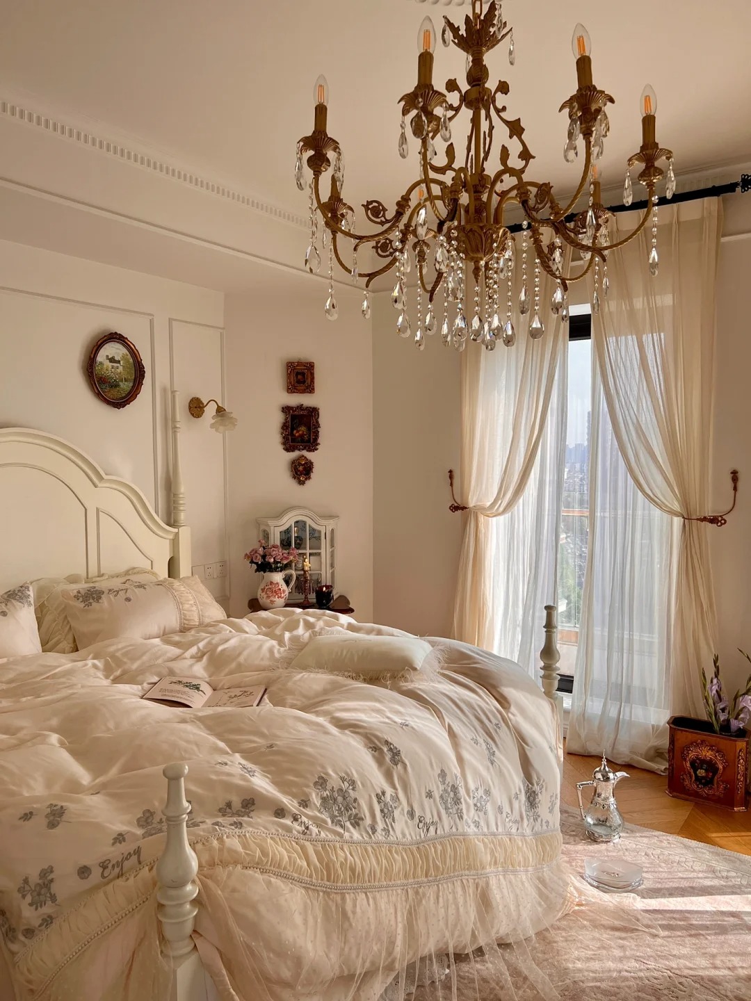 36 tuổi, độc thân và sống một mình trong căn hộ 150m²: Ngôi nhà khiến nhiều người nhận ra ở một mình vẫn có thể rất đủ đầy - Ảnh 22.