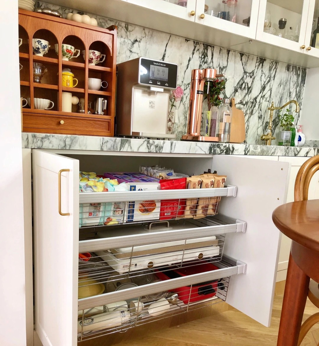 36 tuổi, độc thân và sống một mình trong căn hộ 150m²: Ngôi nhà khiến nhiều người nhận ra ở một mình vẫn có thể rất đủ đầy - Ảnh 13.
