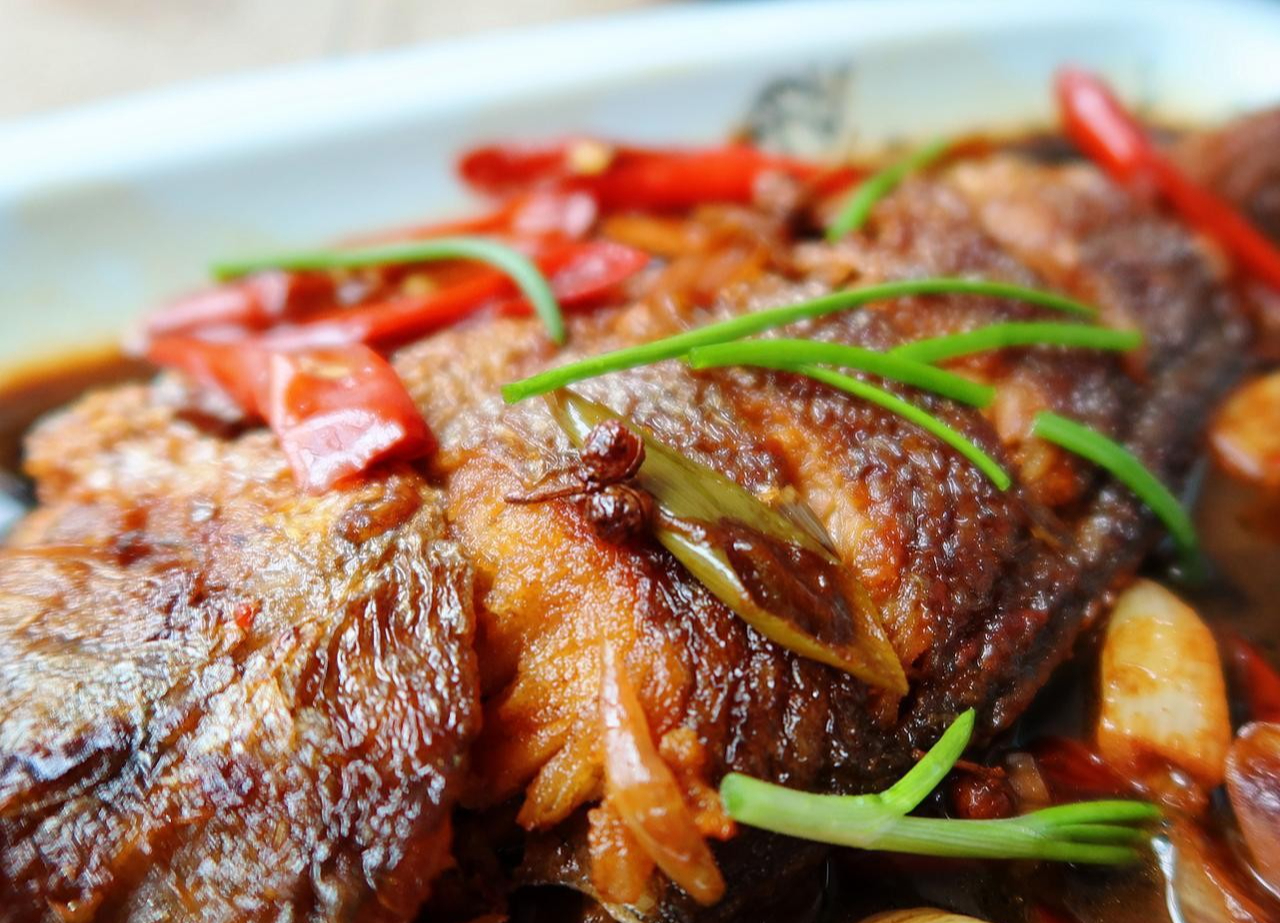 B&iacute; quyết nấu c&aacute; kho gi&ograve;n tan, mềm mọng cho bữa cơm ngon miệng mỗi ng&agrave;y - Ảnh 3.