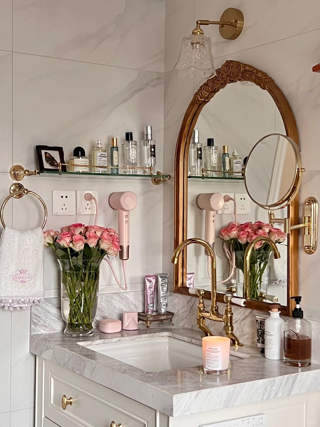 36 tuổi, độc thân và sống một mình trong căn hộ 150m²: Ngôi nhà khiến nhiều người nhận ra ở một mình vẫn có thể rất đủ đầy - Ảnh 24.