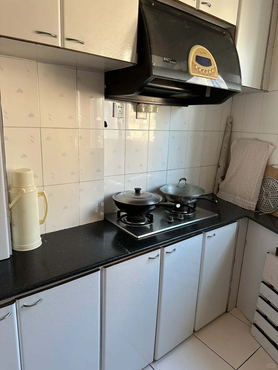 Bà cụ 86 tuổi sống một mình trong căn nhà chẳng có gì đắt tiền, nhìn bên trong mới hiểu: Nhà đẹp nhất là nhà được chăm chút mỗi ngày - Ảnh 4.