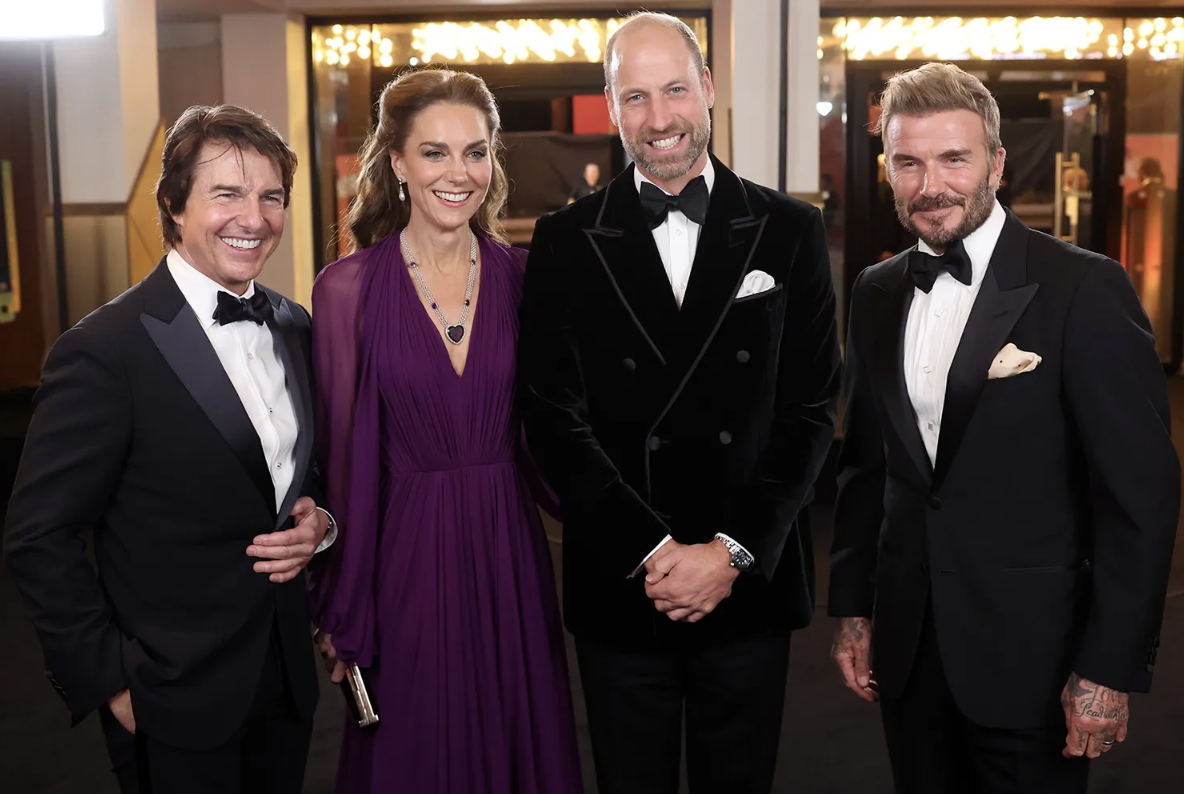 Kate Middleton và Thân vương William bất ngờ hội ngộ nhà Beckham trên thảm đỏ - Ảnh 2.