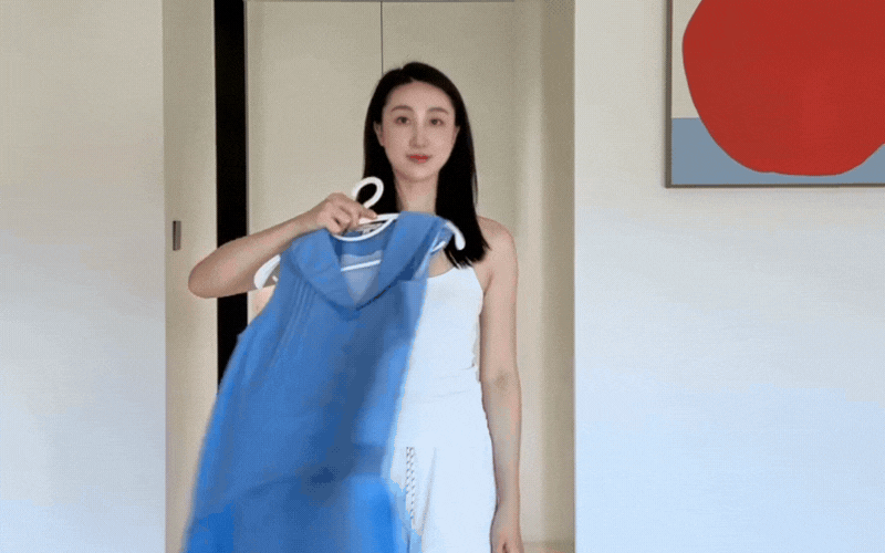 3 con gi&aacute;p n&ecirc;n mặc nhiều m&agrave;u xanh dương trong th&aacute;ng 10- Ảnh 1.