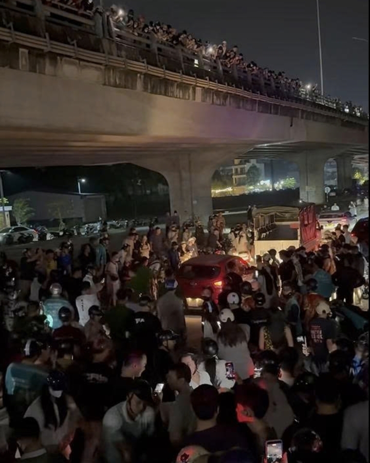 Đ&aacute;m đ&ocirc;ng v&acirc;y &ocirc; t&ocirc; livestream: Khi n&agrave;o bị xử l&yacute; h&igrave;nh sự năm 2026? - Ảnh 5.