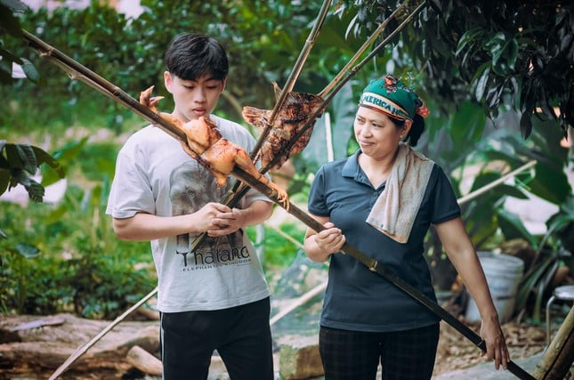 B&agrave; Tuyết v&agrave; đế chế Ăn c&ugrave;ng B&agrave; Tuyết: Doanh thu khủng từ đồ ăn vặt - Ảnh 1.