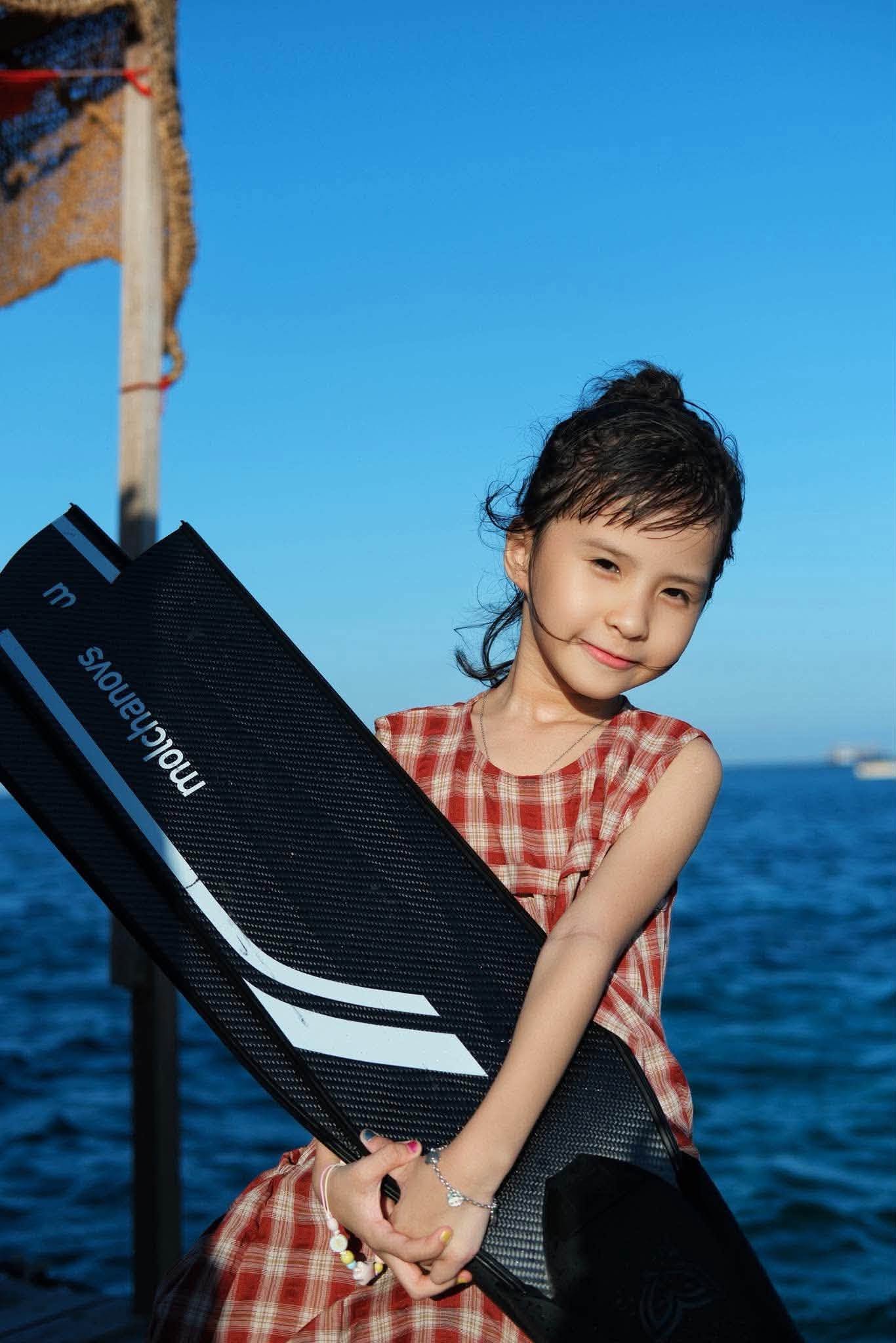 Con gái Thiên An 5 tuổi làm toán tư duy siêu nhanh, là mẫu nhí tự tin ai cũng khen ngợi - Ảnh 6.