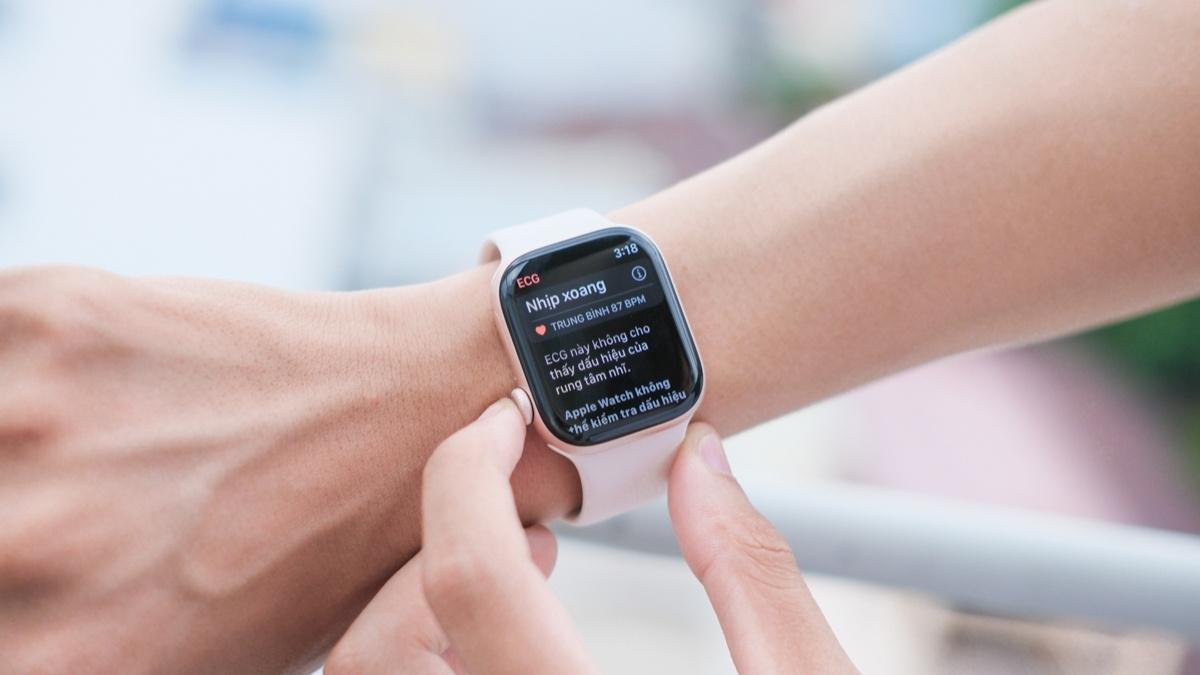 &rlm;N&ecirc;n mua Apple Watch mới ra mắt hay mua lại c&aacute;c đời cũ đủ nhu cầu? - Ảnh 2.