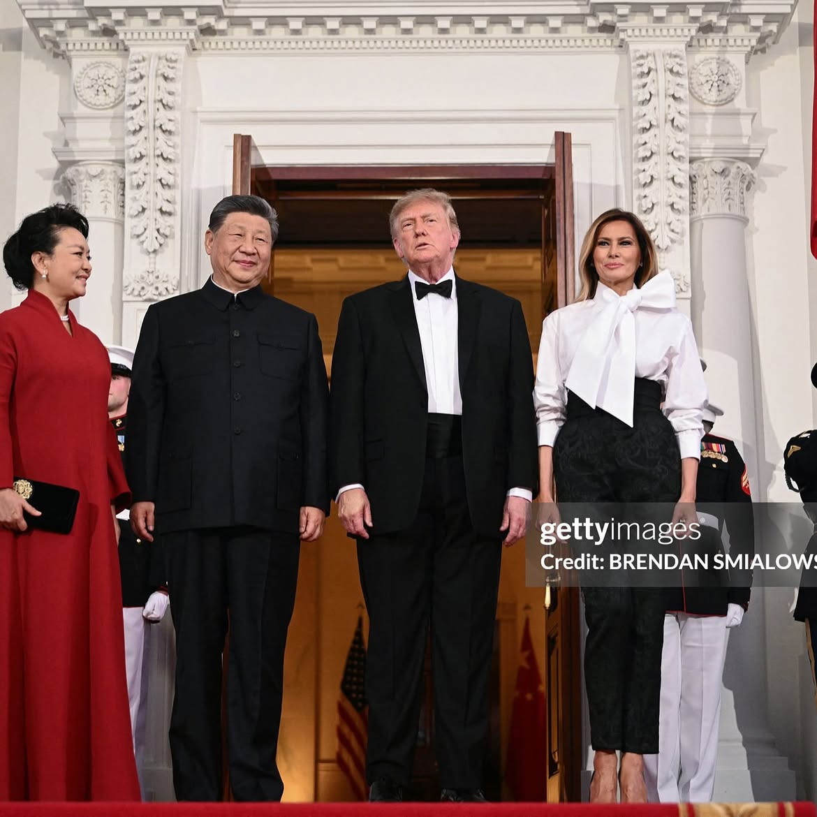 Chiếc &aacute;o trắng nơ lớn của b&agrave; Melania Trump tại tiệc cấp nh&agrave; nước 2026 - Ảnh 3.