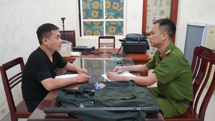 Bắt kẻ giả danh cảnh s&aacute;t cơ động chặn xe v&ograve;i tiền khiến người đi đường tử vong - Ảnh 1.