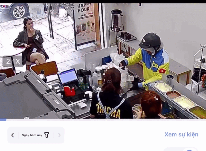 Shipper lớn tuổi làm đổ 6 ly nước và cách xử lý tình huống ấm lòng từ chủ quán - Ảnh 2. Shipper lớn tuổi làm đổ 6 ly nước và cách xử lý tình huống ấm lòng từ chủ quán - Ảnh 2.