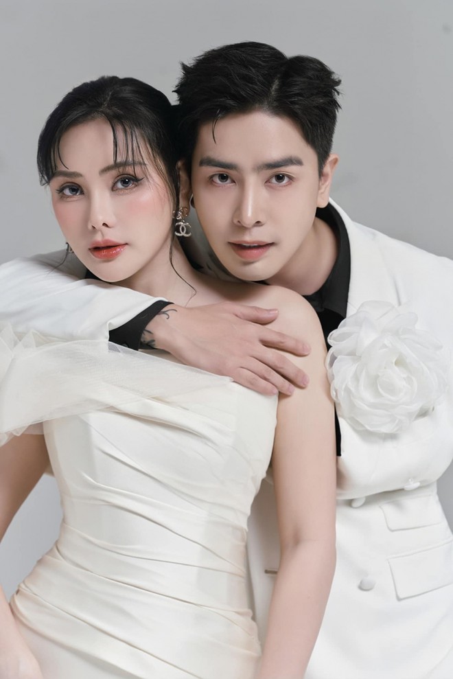 Mẹ đơn th&acirc;n Vbiz 42 tuổi vẫn đẹp n&oacute;ng bỏng, được trai trẻ k&eacute;m 10 tuổi mang s&iacute;nh lễ rước về l&agrave;m vợ- Ảnh 3.