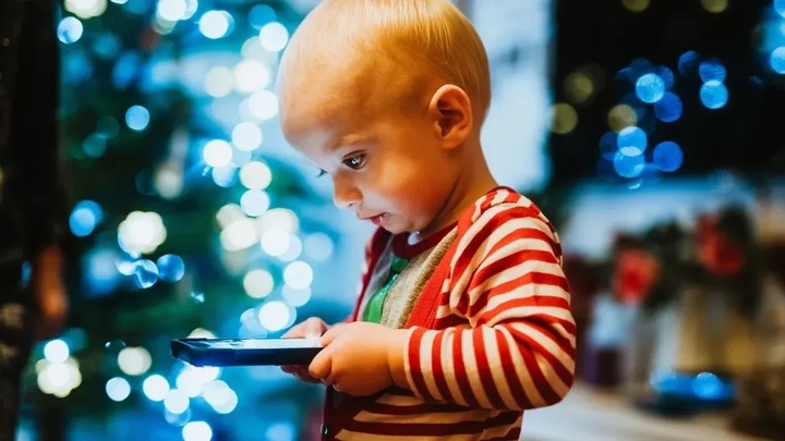 T&iacute;nh năng an to&agrave;n mới cho trẻ em tr&ecirc;n iPhone , iPad năm 2026 - Ảnh 1.