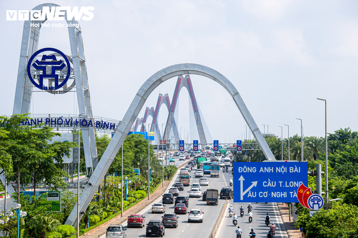 Gỡ biển b&aacute;o khoảng c&aacute;ch an to&agrave;n tr&ecirc;n cầu Nhật t&acirc;n: Th&iacute; điểm tổ chức giao th&ocirc;ng mới 2026 - Ảnh 3.