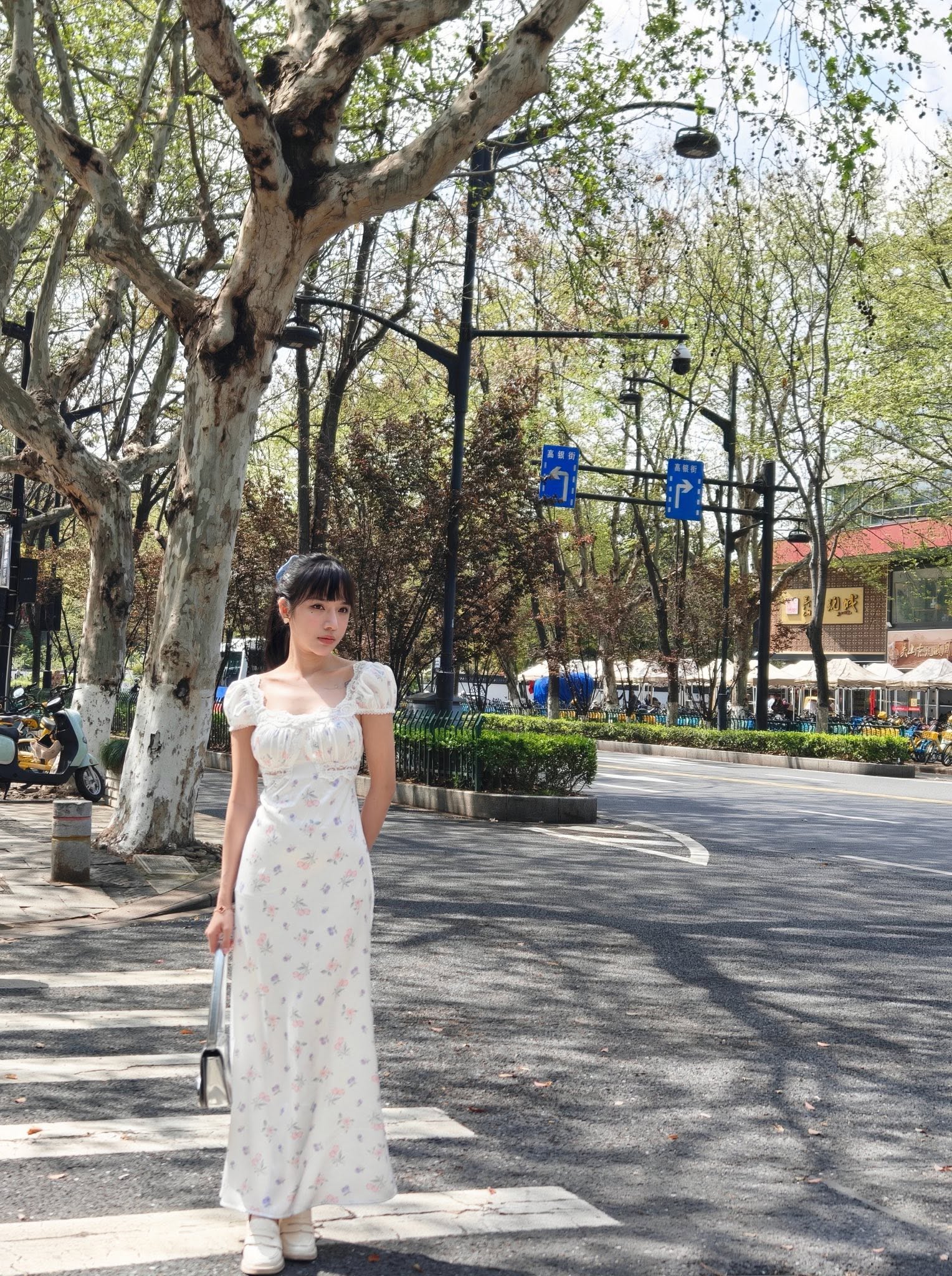 Mỹ nh&acirc;n showbiz 1m53 vẫn mặc đẹp v&agrave; cuốn h&uacute;t mọi &aacute;nh nh&igrave;n năm 2026 - Ảnh 3.