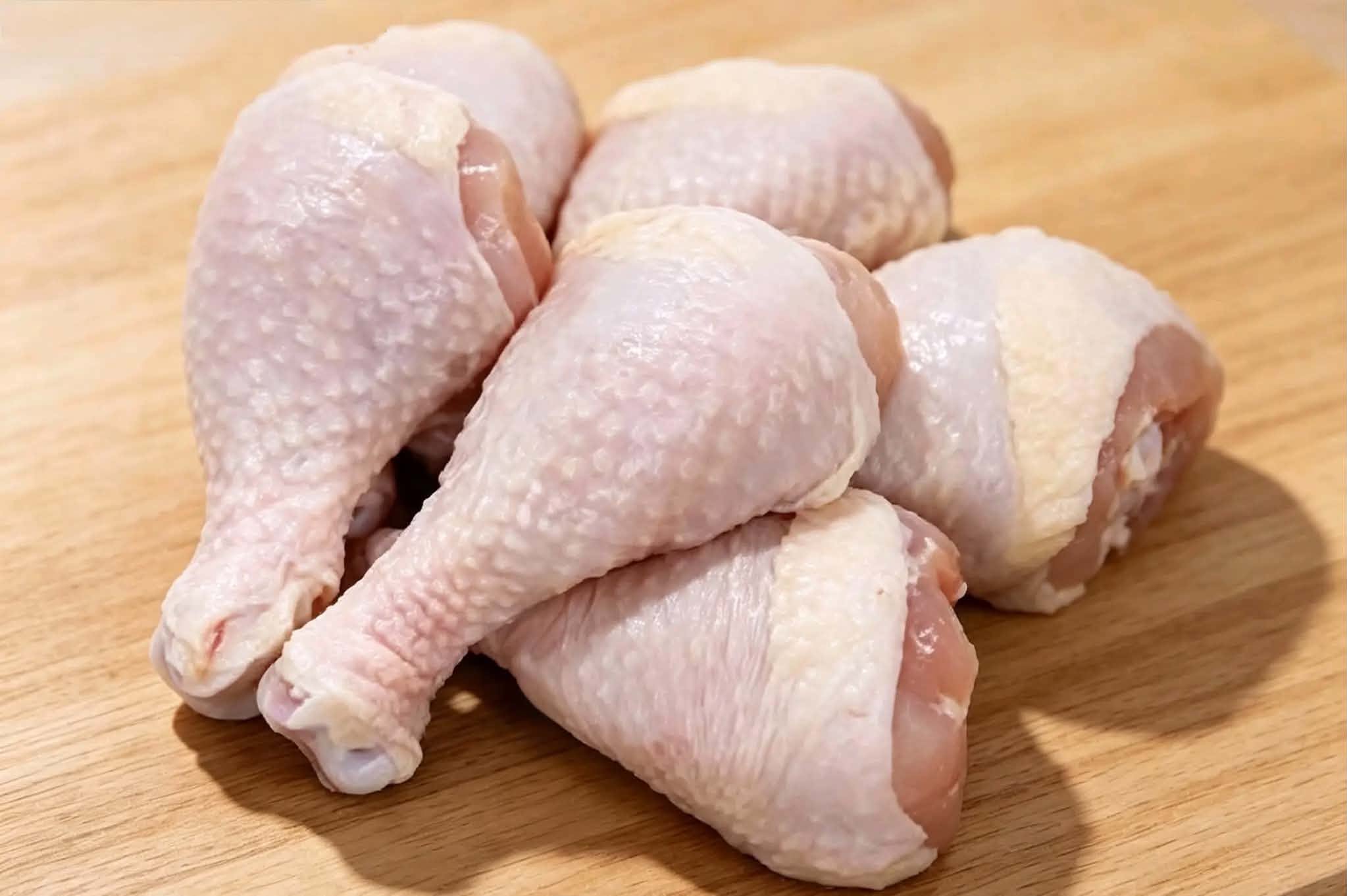 3 bước đơn giản để l&agrave;m m&oacute;n đ&ugrave;i g&agrave; r&aacute;n gi&ograve;n tan, b&ecirc;n trong mềm mọng v&agrave; thơm lừng - Ảnh 1.