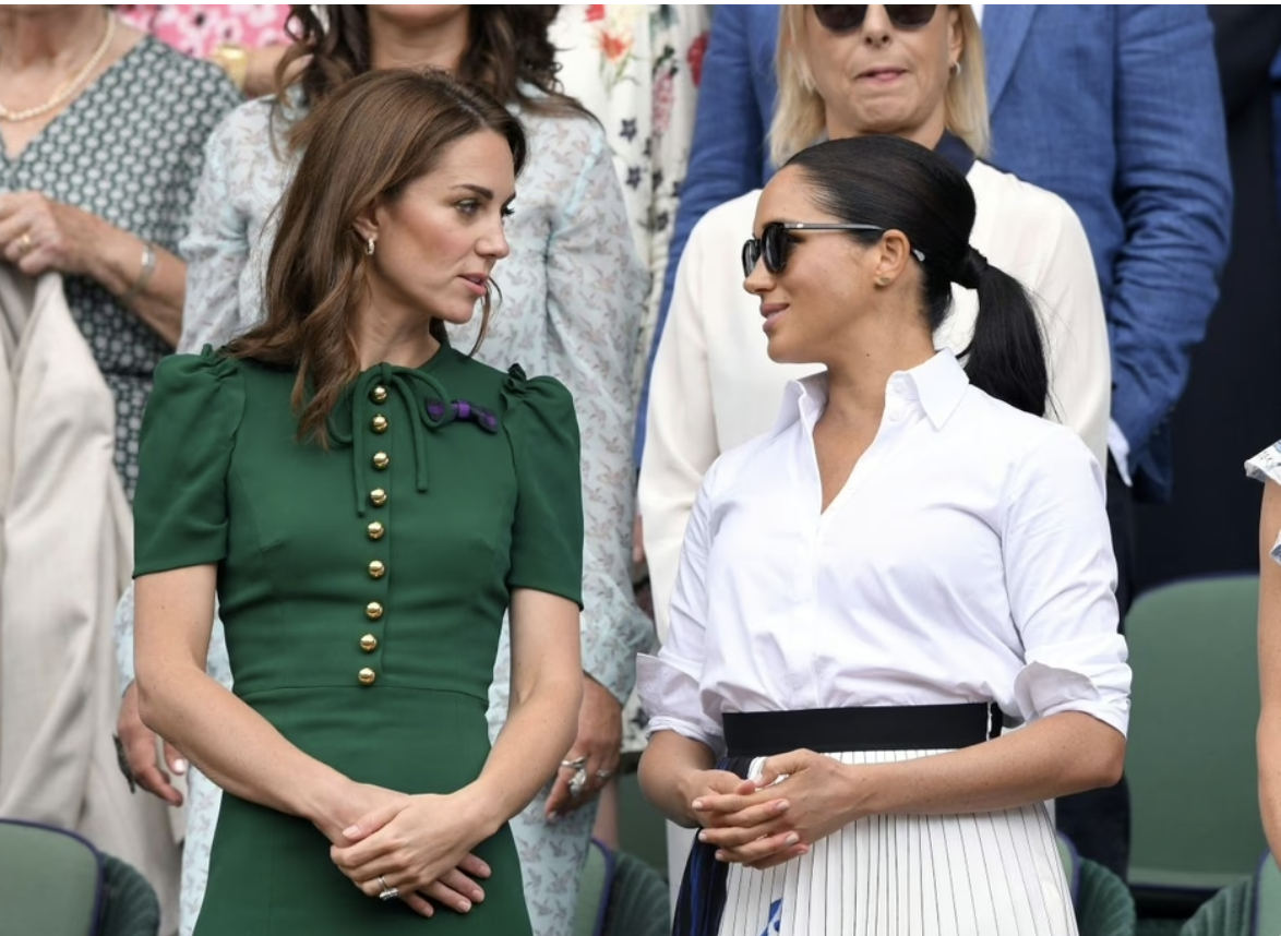 Mối quan hệ giữa Meghan Markle v&agrave; Kate Middleton vẫn chưa hạ nhiệt- Ảnh 1.