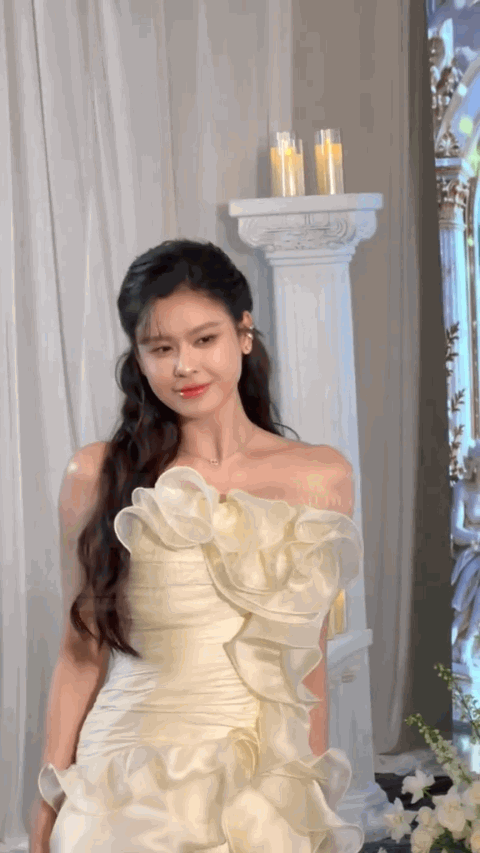 D&agrave;n mỹ nh&acirc;n Việt đẳng cấp Tại đ&aacute;m cưới: Thanh lịch , sang trọng nhưng kh&ocirc;ng lấn lướt c&ocirc; d&acirc;u - Ảnh 7.