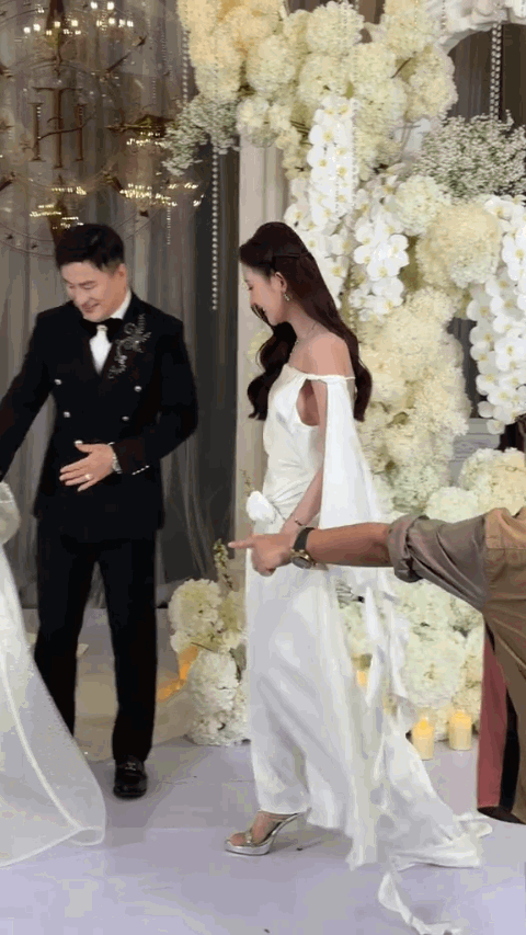 D&agrave;n mỹ nh&acirc;n Việt đẳng cấp Tại đ&aacute;m cưới: Thanh lịch , sang trọng nhưng kh&ocirc;ng lấn lướt c&ocirc; d&acirc;u - Ảnh 5.