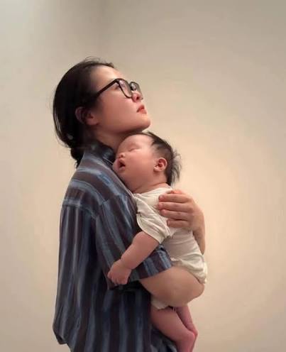 “Mẹ không kiếm ra tiền à?”: Câu hỏi của con khiến người mẹ ở nhà hai năm cứng họng - Ảnh 3.