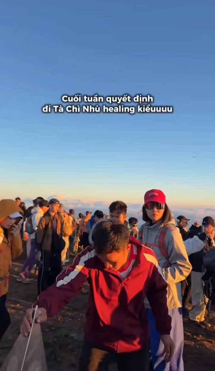 T&agrave; Ch&igrave; Nh&ugrave; m&ugrave;a hoa Chi P&acirc;u: Trải nghiệm trekking th&uacute; vị giữa d&ograve;ng người đ&ocirc;ng đ&uacute;c - Ảnh 5.
