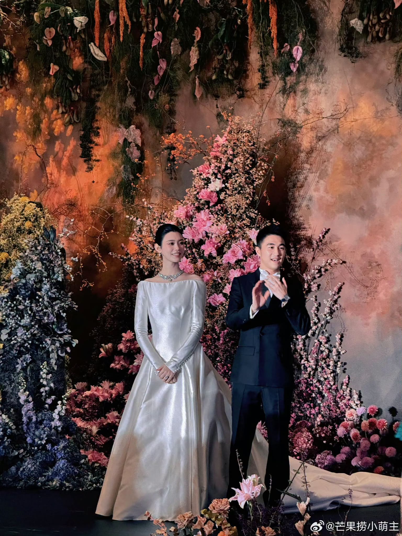 Hề Mộng Dao t&aacute;i hiện vẻ đẹp c&ocirc; d&acirc;u trong chiếc v&aacute;y Dior tại tiệc cảm ơn 2026 - Ảnh 3.