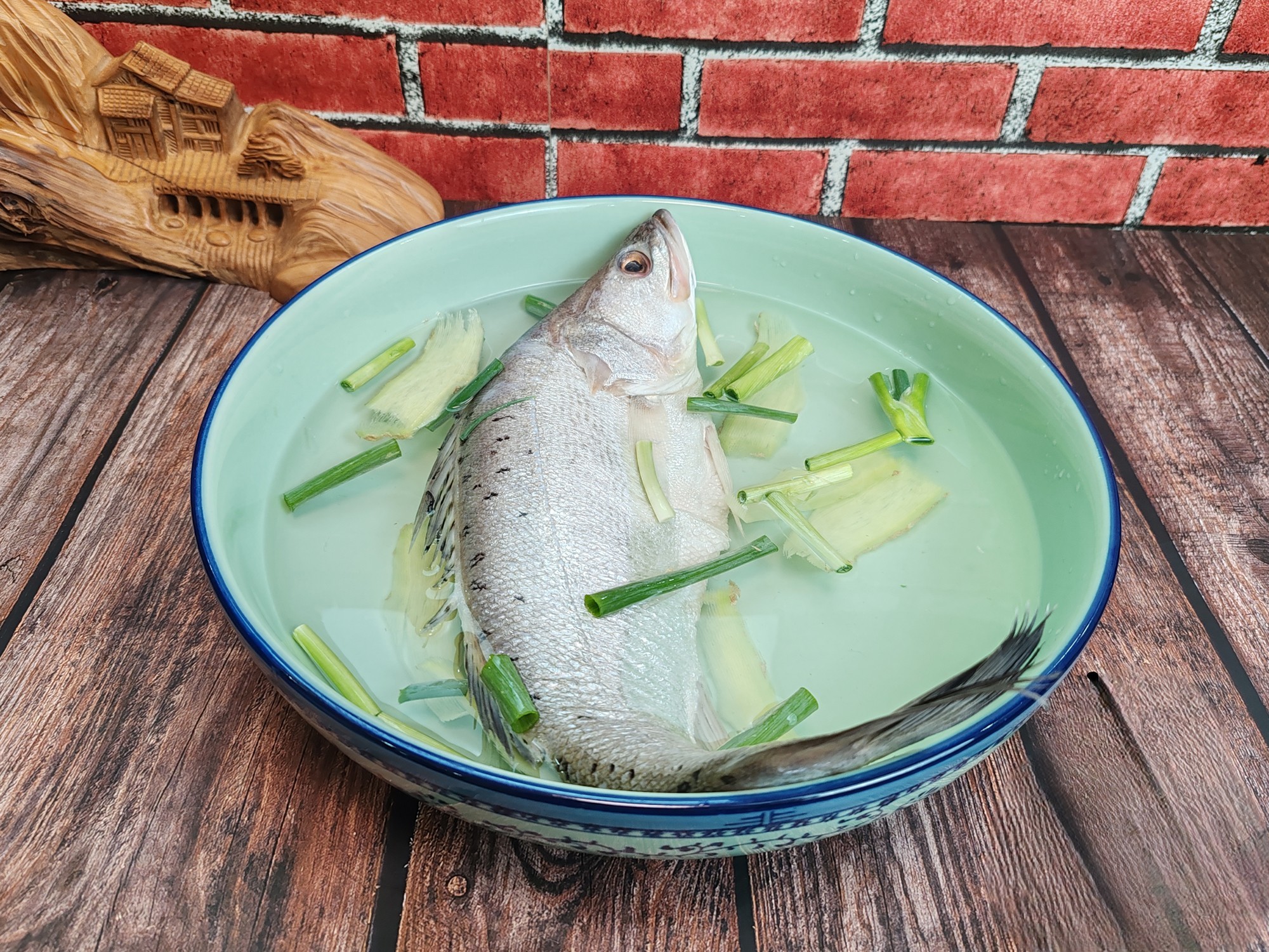 Hấp c&aacute; ngon đ&uacute;ng điệu: B&iacute; quyết x&oacute;a tan m&ugrave;i tanh, giữ độ tươi ngon - Ảnh 2.