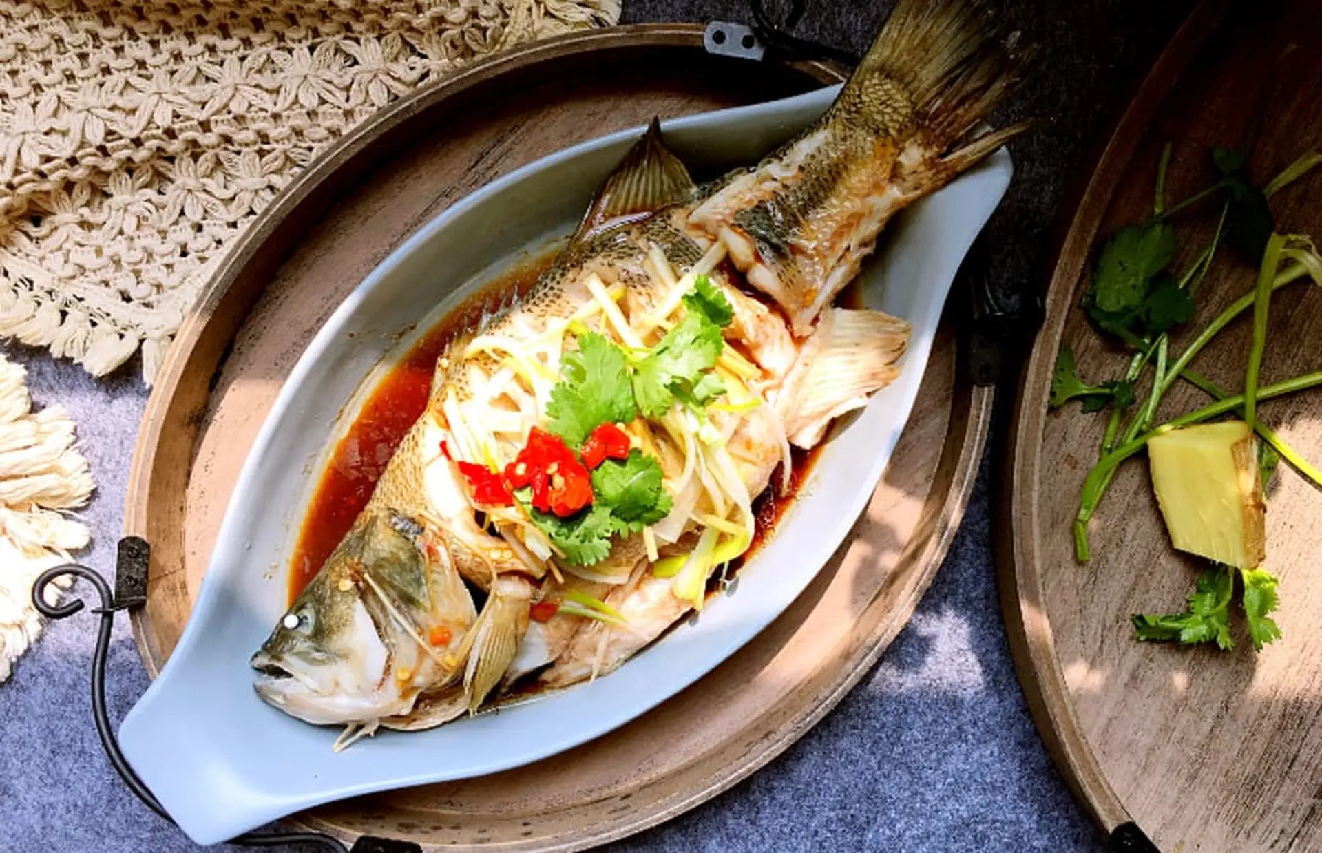 Hấp c&aacute; ngon đ&uacute;ng điệu: B&iacute; quyết x&oacute;a tan m&ugrave;i tanh, giữ độ tươi ngon - Ảnh 5.