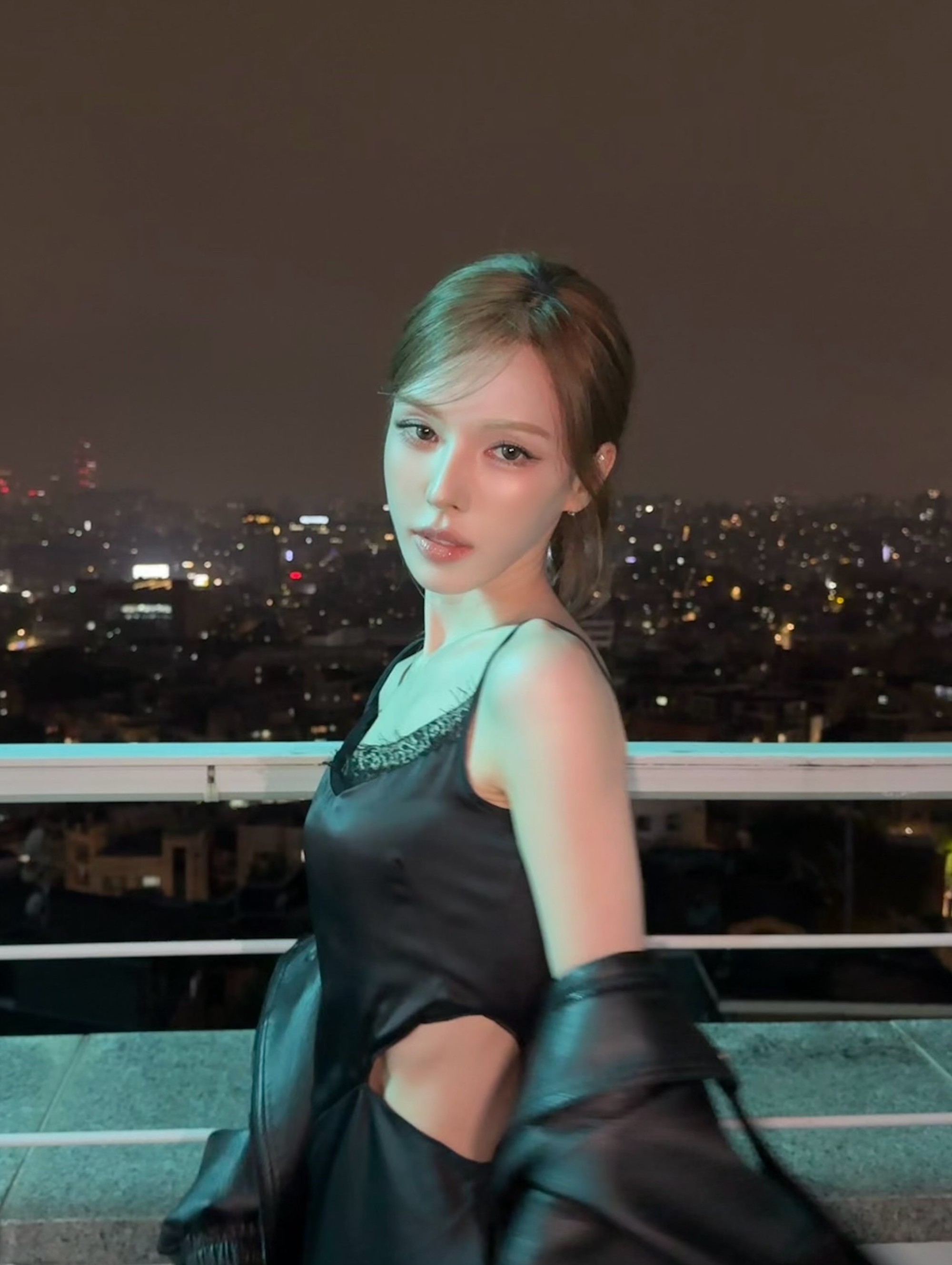 Nấm lùn showbiz 2026: Bí kíp mặc đẹp giúp nàng thấp bé tự tin hơn - Ảnh 4. Nấm lùn showbiz 2026: Bí kíp mặc đẹp giúp nàng thấp bé tự tin hơn - Ảnh 4.