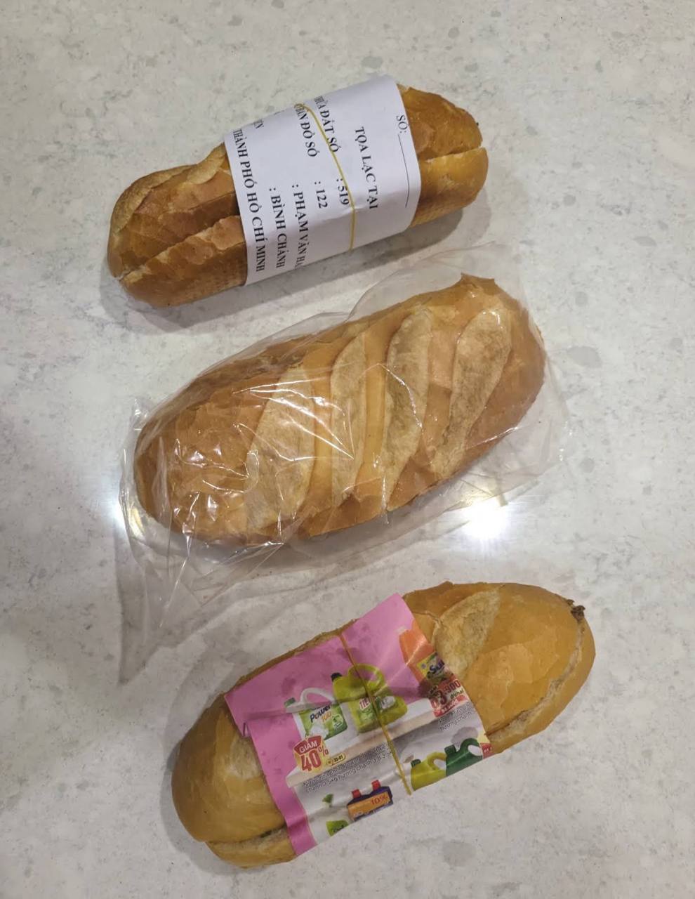 B&aacute;nh m&igrave; ph&aacute; lấu X&oacute;m Chiếu nổi tiếng với gi&aacute; chỉ 25 . 000 Đồng tại TP . HCM - Ảnh 12.